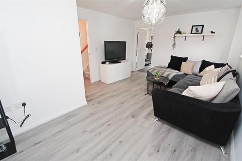 11 Juno Lane, Fairfields, Milton Keynes, MK11 4BE
