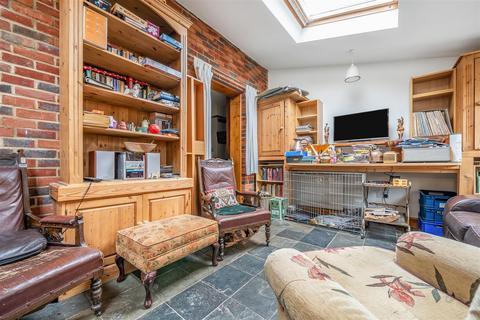 26 Cutcliffe Grove, Bedford, MK40 4DB