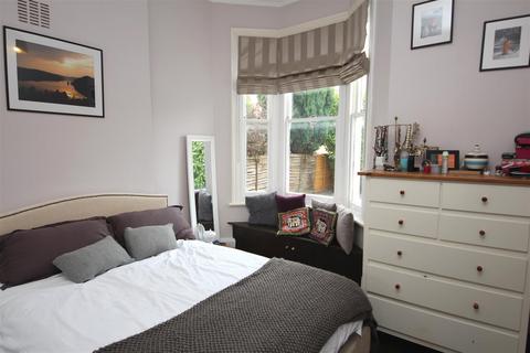 1 bedroom flat for sale, Lytton Grove, London