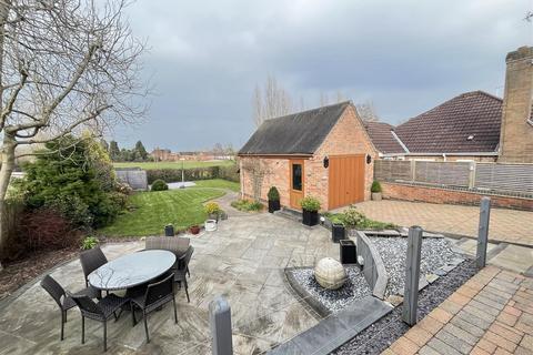 223 Henhurst Hill, Burton-on-trent, DE13 9SX