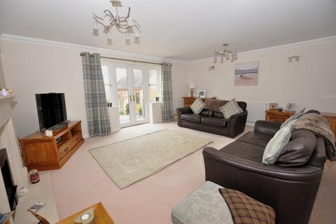 223 Henhurst Hill, Burton-on-trent, DE13 9SX