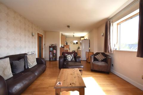 2 bedroom apartment to rent - 167 Henke Court, Schooner Way, Atlantic Wharf, Cardiff, CF10 4EL