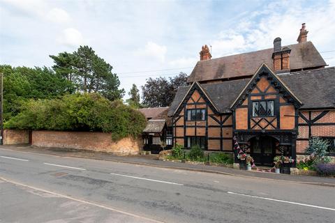 Little Watchbury, 12 High Street, Barford, Warwick, CV35 8BU