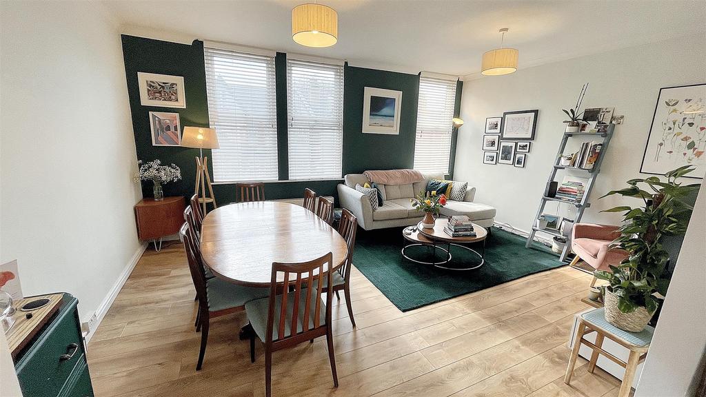 Living/Dining Area