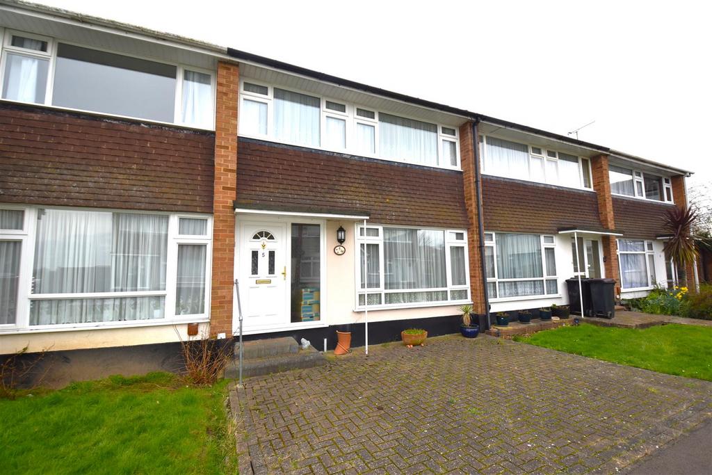 Russell Grove, Rochford 3 bed terraced house for sale £325,000