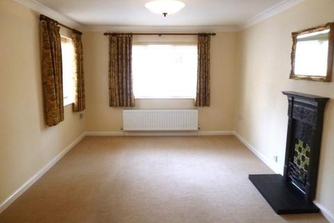 3 bedroom terraced house to rent, High Street, St Martins, Stamford