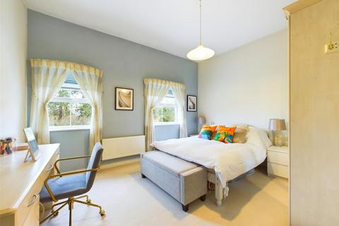 7 The Plantation, Abbeymead, Gloucester, GL4 5TR