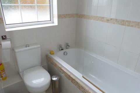 3 bedroom terraced house to rent, Wolsey Way, Syston
