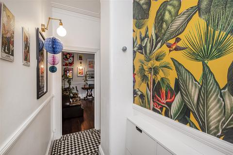 6b Warwick Road, London, W5 3XJ