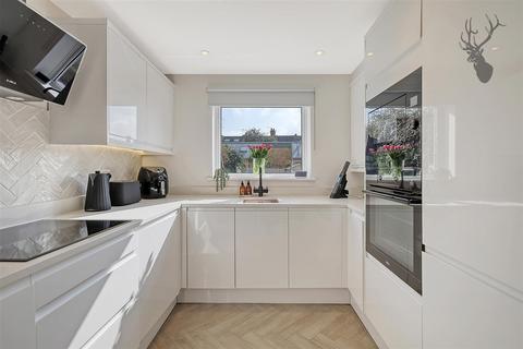 18 Pretoria Road, Chingford, London, E4 7HA