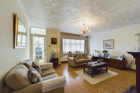7 Greystone Close, South Croydon, CR2 8PP