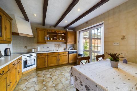 7 Greystone Close, South Croydon, CR2 8PP