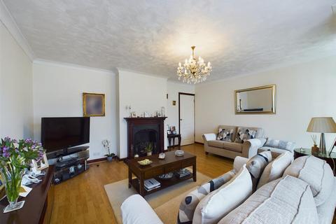 7 Greystone Close, South Croydon, CR2 8PP