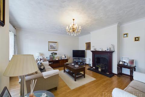 7 Greystone Close, South Croydon, CR2 8PP