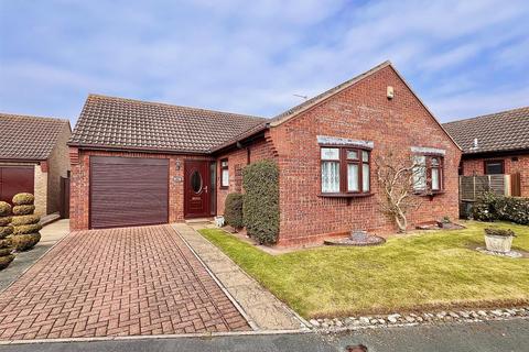3 bedroom detached bungalow for sale - Plymouth Close, Caister-On-Sea
