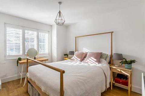 52a George Road, New Malden, KT3 6BU