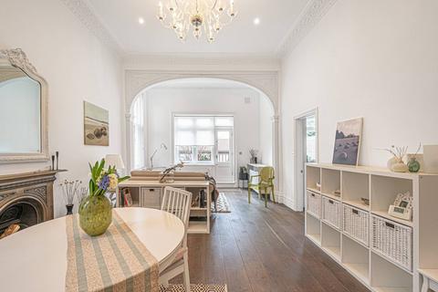 1 bedroom flat for sale, Fitzjohns Avenue, Hampstead, London, NW3