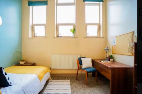 5 bedroom flat to rent, Nottingham LE1