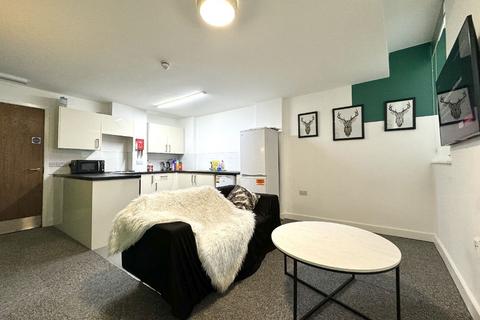 4 bedroom flat to rent, Nottingham LE1