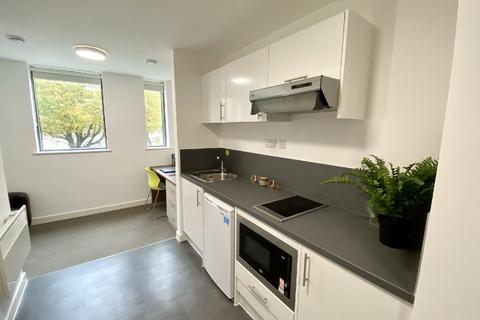 Studio to rent, Birmingham B15