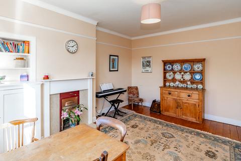 84 Granton Road, Edinburgh, EH5 3RD