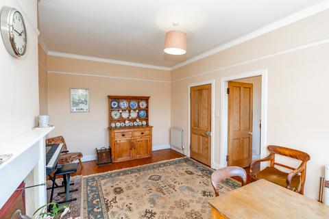 84 Granton Road, Edinburgh, EH5 3RD