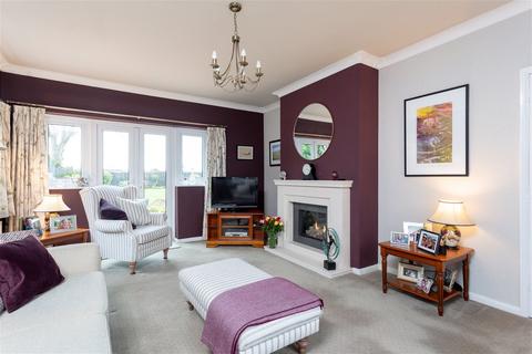 4 bedroom detached house for sale - Algarth Road, York YO42