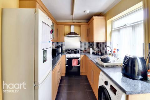 4 bedroom semi-detached house for sale, Talbot Road, Luton