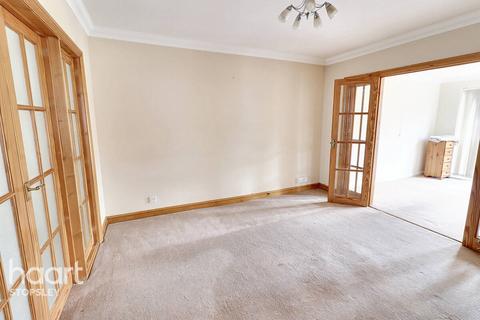 4 bedroom semi-detached house for sale, Talbot Road, Luton