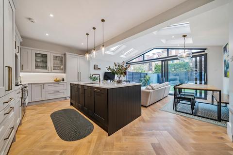 42 Melbourne Road, London, SW19 3BA