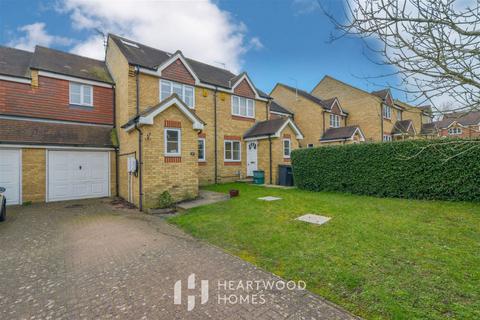 18 Orient Close, St Albans, AL1 1AJ