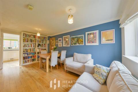 18 Orient Close, St Albans, AL1 1AJ