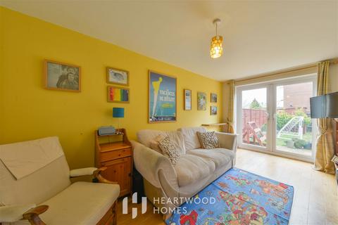 18 Orient Close, St Albans, AL1 1AJ