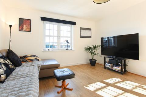 2 bedroom flat for sale - 22/5 Stuart Square, Craigmount View, Corstorphine, EH12 8UU