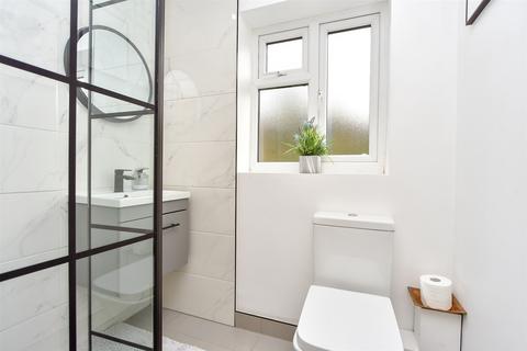 17 Bracken Lea, Chatham, ME5 0BZ