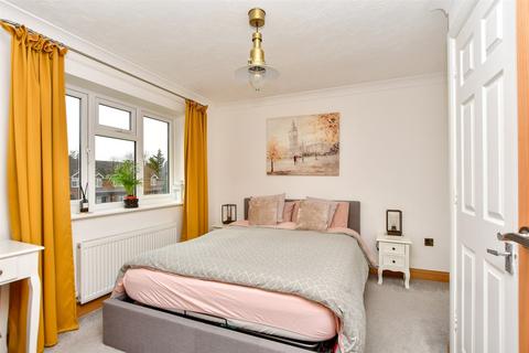 17 Bracken Lea, Chatham, ME5 0BZ