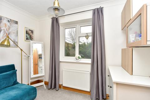 17 Bracken Lea, Chatham, ME5 0BZ