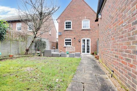 20 Burgate Crescent, Sherfield On Loddon, Hook, RG27 0SP