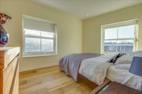 3 bedroom apartment to rent, Rockland Apartments, London E3