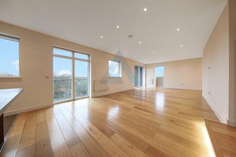 3 bedroom penthouse to rent, Sotherby Court, London E2