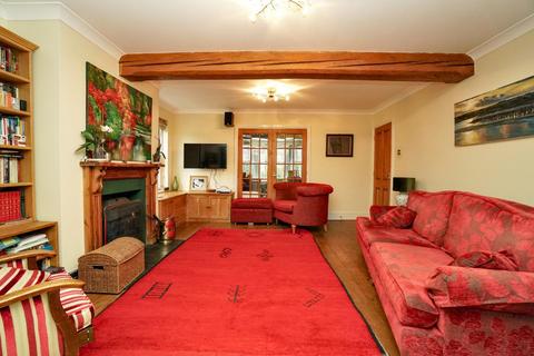 Hawthorne House Paddock Close, Huby, York, YO61 1YG