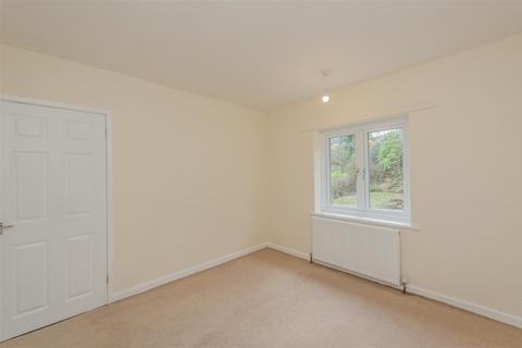 29 Armley Grange Mount, Leeds, LS12 3QB
