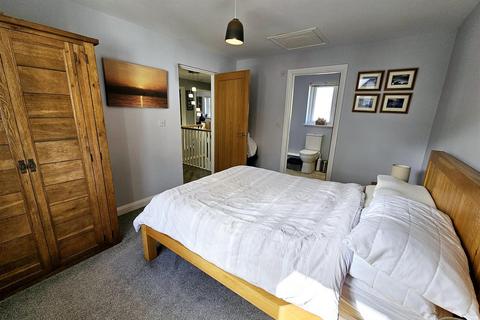 4 bedroom detached house for sale, Chapel Close, Launceston