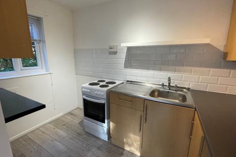 1 bedroom flat to rent, The Dell, Wirral CH42