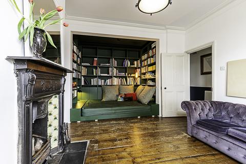 2 bedroom house to rent - Kenton Road, London E9