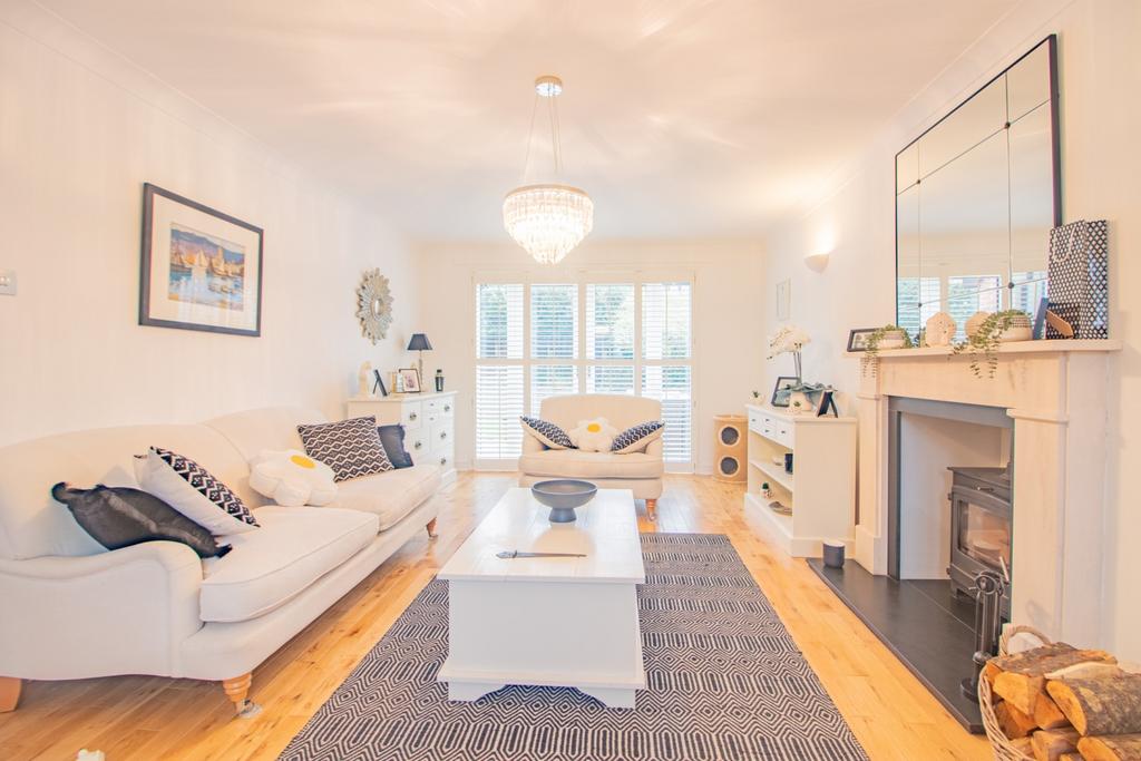 Turnberry Close, Bramcote 4 bed detached house £575,000