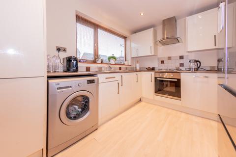 3 bedroom terraced house for sale, Wolley Court,New Farnley, Leeds