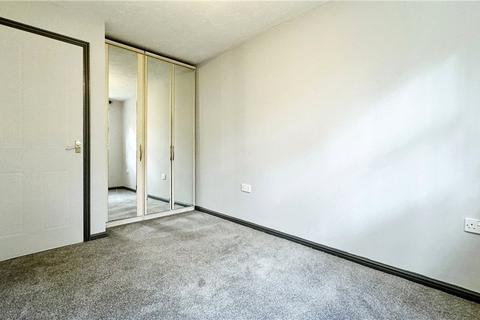 2 bedroom apartment for sale - Hurworth Avenue, Slough, Berkshire
