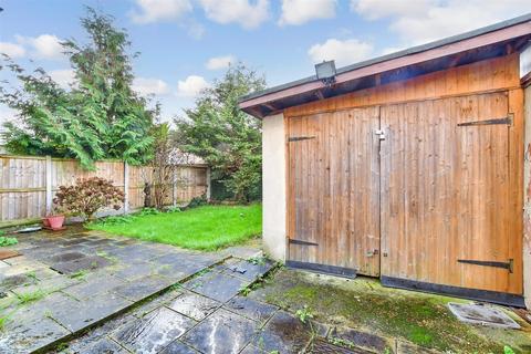 3 Rees Gardens, Croydon, CR0 6HT