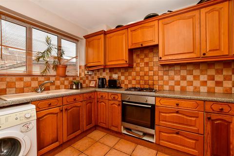 3 Rees Gardens, Croydon, CR0 6HT